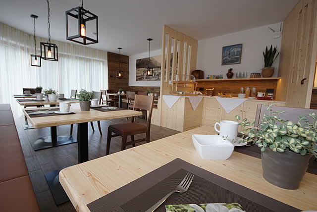 Breakfast room